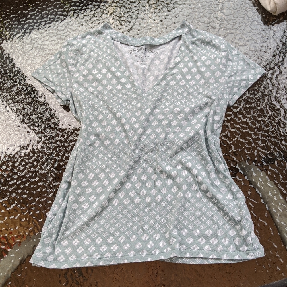 🍃Aero Soft V-Neck Tee Shirt Size S